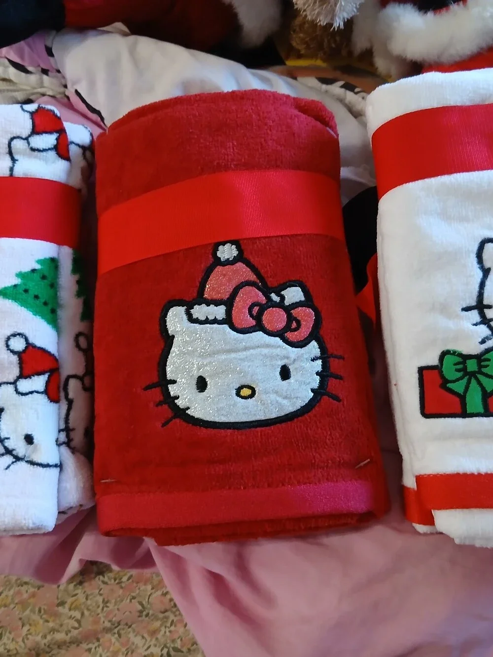 Hello Kitty 2-pack Hand Towels Total 6 altogether